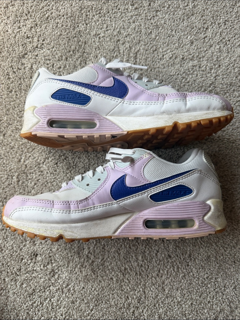 Nike Women's Low-Top Sneakers in Light Lavender and White